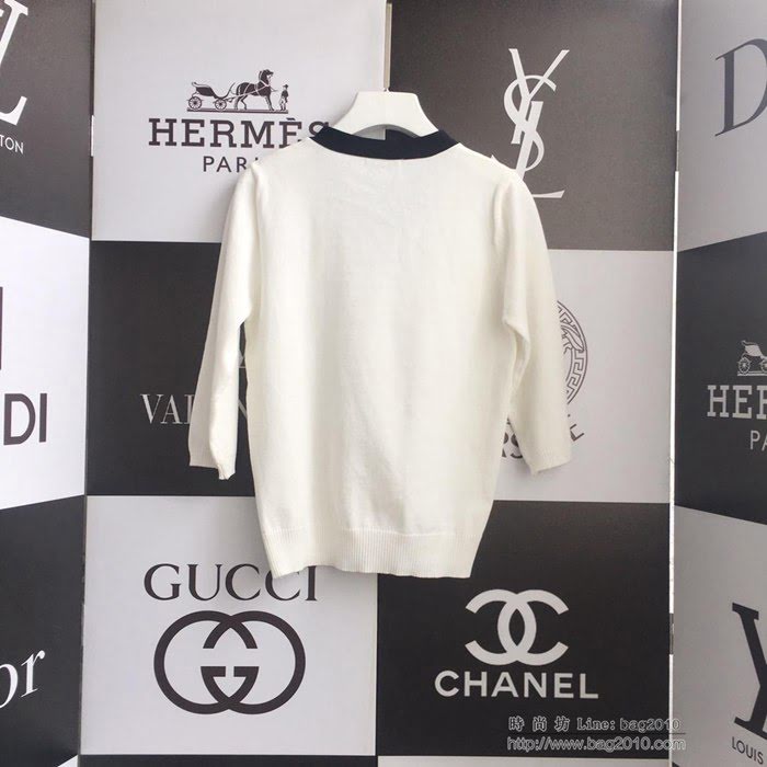 Chanel香奈兒 法國專櫃同步新款 2019春夏新款兩件套 網紅同款 V領蝴蝶結飄帶七分袖上衣 拼色百褶半裙 小香名媛氣質  xly1318